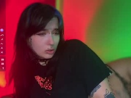 Screen Grab from 1callmedistress1