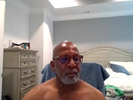 Screen Grab from 2bnot2