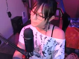 Screen Grab from 3shycat3