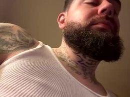 Screen Grab from 5ofthemthangs57