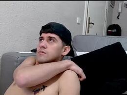 Screen Grab from _bigcocktwink22cm