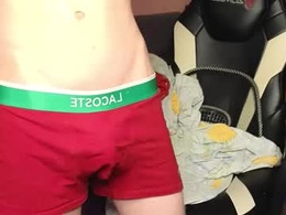 Screen Grab from _cocks0_0