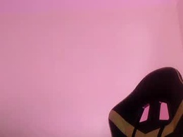 Screen Grab from _honeylush_