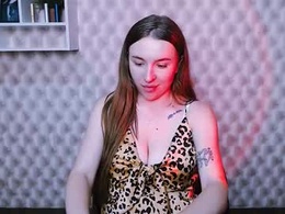 Screen Grab from _julianaini_