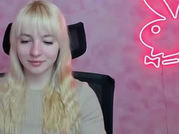 Screen Grab from _mila_la_