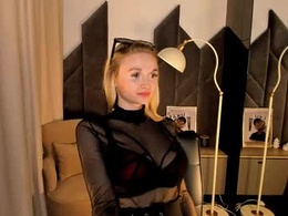 Screen Grab from _mila_lux_
