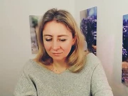 Screen Grab from _naomi_fay