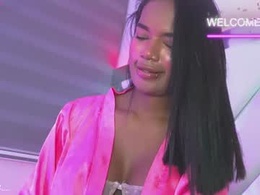 Screen Grab from _naomibrown_