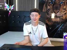 Screen Grab from _santi2