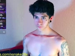 Screen Grab from _snakee_