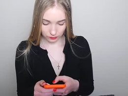 Screen Grab from _snow_queen__