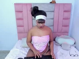 Screen Grab from adara_smith1