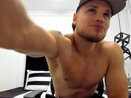 Screen Grab from adrien_roche888