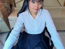 Screen Grab from aisha_leenss_r