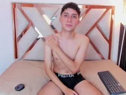 Screen Grab from alantaylorr_