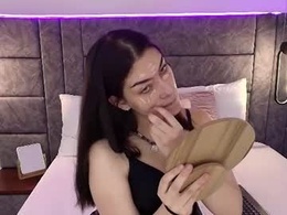 Screen Grab from alegna_227