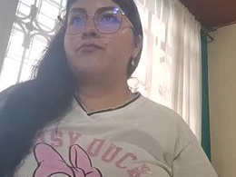 Screen Grab from alejandraa_33
