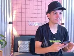 Screen Grab from alejo_twiink