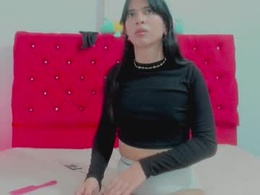 Screen Grab from alexa_henao_