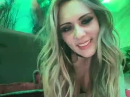 Screen Grab from alexisamorlovely