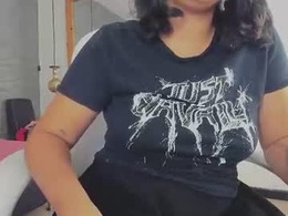Screen Grab from alice__roses
