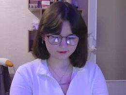 Screen Grab from alice_glamour