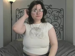 Screen Grab from alice_smile_for_me