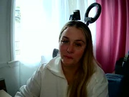 Screen Grab from aliceblushx
