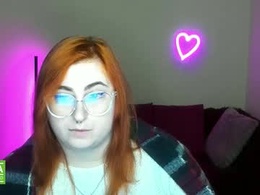 Screen Grab from aliciaaared_kis