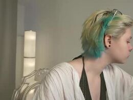 Screen Grab from aliice_bird