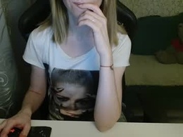 Screen Grab from alisarogsx