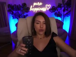 Screen Grab from alisee_on