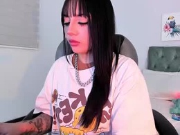 Screen Grab from alisson__cortez