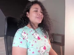 Screen Grab from alixon_fiore5