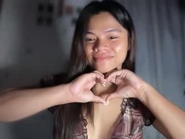 Screen Grab from aliyah_molly