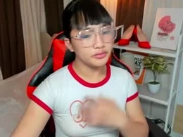 Screen Grab from alodia_so_hot