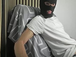 Screen Grab from alphafindomhot