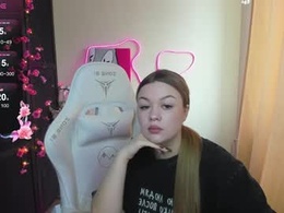 Screen Grab from ameliepeach