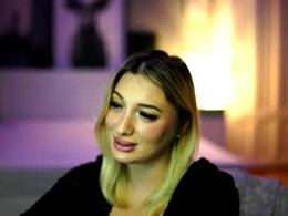 Screen Grab from amira_velvet