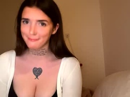 Screen Grab from amyyyoxxo