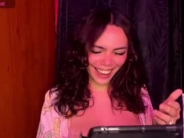 Screen Grab from andra_rosse