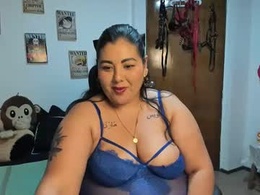 Screen Grab from andreaakinky