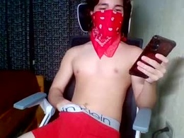 Screen Grab from andreeew_018