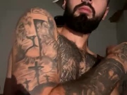 Screen Grab from andreidenis23
