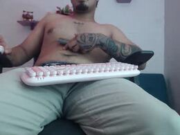 Screen Grab from andy_bigdick18