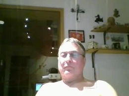 Screen Grab from andybayern