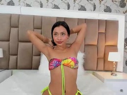 Screen Grab from angelicamonreu
