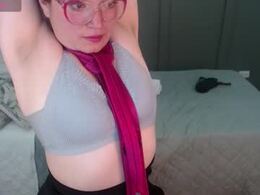Screen Grab from ariadna_luna