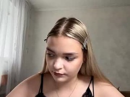 Screen Grab from ariamonroex