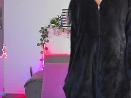 Screen Grab from arian_brown